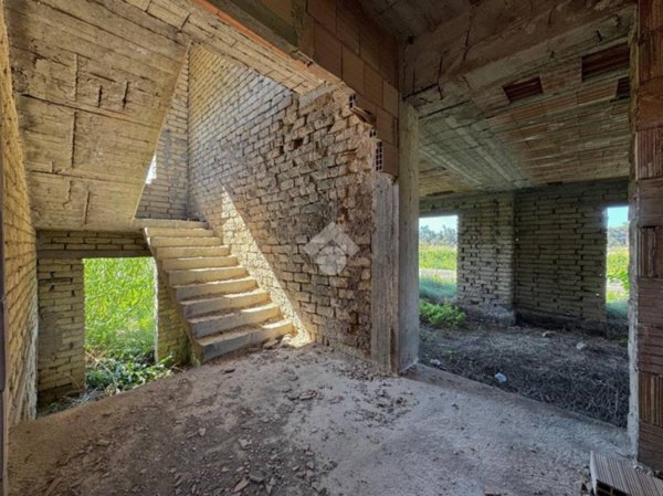 casa indipendente in vendita a Giugliano in Campania in zona Varcaturo