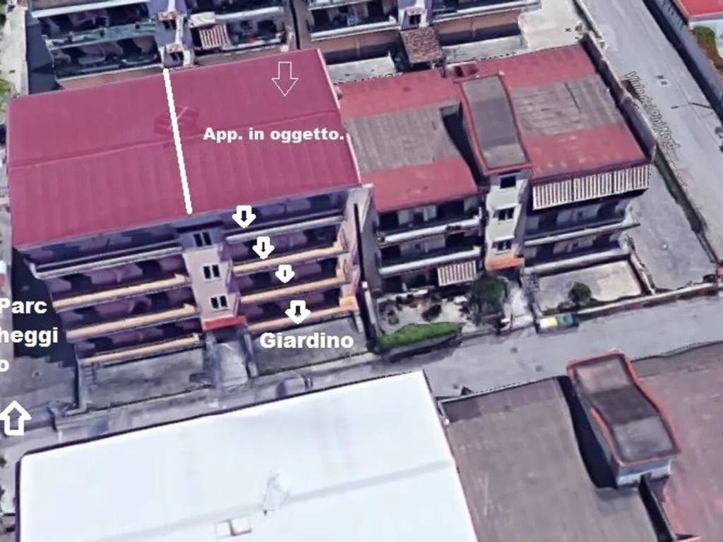 intera palazzina in vendita a Giugliano in Campania in zona Varcaturo
