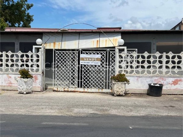 negozio in vendita a Giugliano in Campania