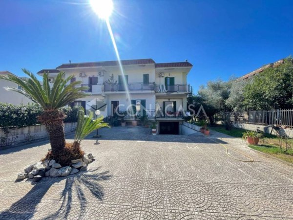 casa indipendente in vendita a Giugliano in Campania in zona Licola