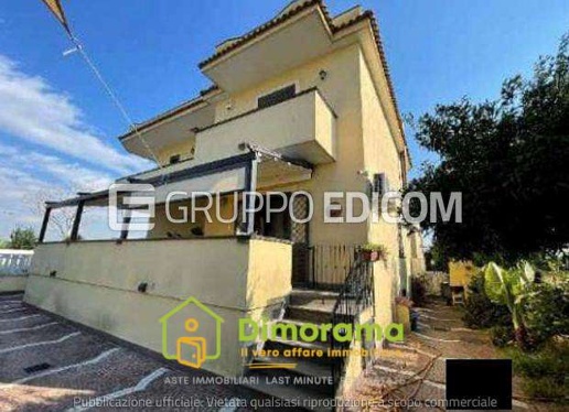 casa indipendente in vendita a Giugliano in Campania in zona Lago Patria