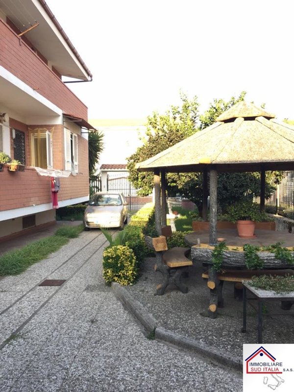 casa indipendente in vendita a Giugliano in Campania in zona Varcaturo