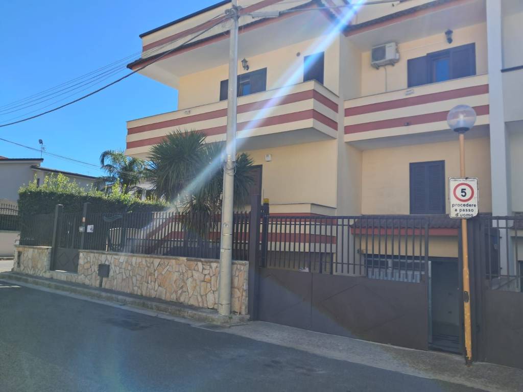casa indipendente in vendita a Giugliano in Campania in zona Lago Patria