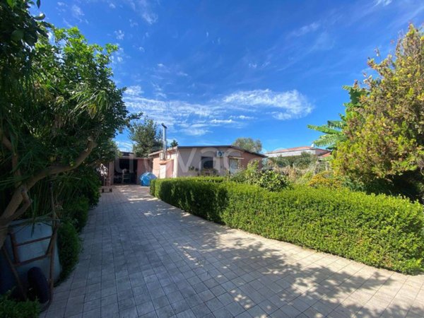 casa indipendente in vendita a Giugliano in Campania in zona Licola