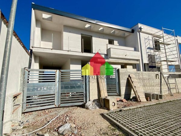 casa indipendente in vendita a Giugliano in Campania in zona Casacelle