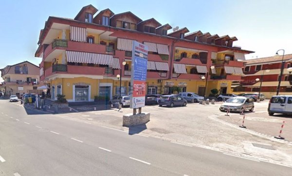 locale commerciale in vendita a Giugliano in Campania