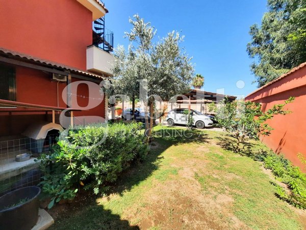 casa indipendente in vendita a Giugliano in Campania in zona Licola