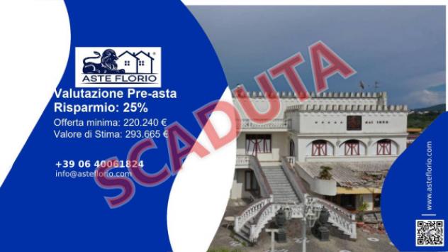 locale commerciale in vendita a Giugliano in Campania