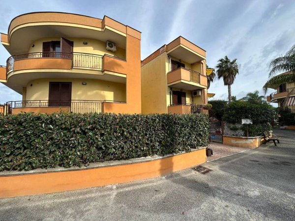 appartamento in vendita a Giugliano in Campania in zona Varcaturo
