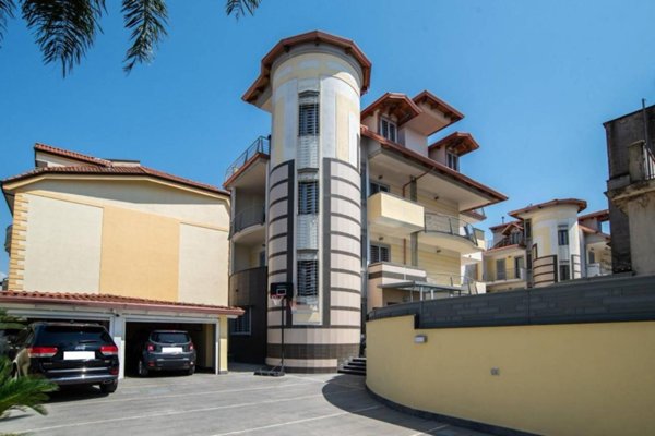 casa indipendente in vendita a Giugliano in Campania