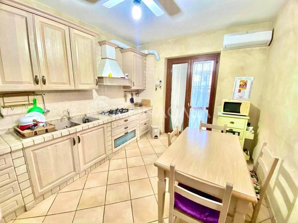 casa indipendente in vendita a Giugliano in Campania in zona Lago Patria