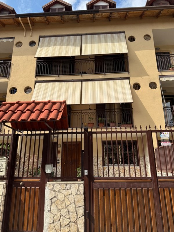 casa indipendente in vendita a Giugliano in Campania