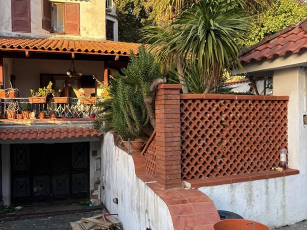 casa indipendente in vendita a Giugliano in Campania in zona Lago Patria