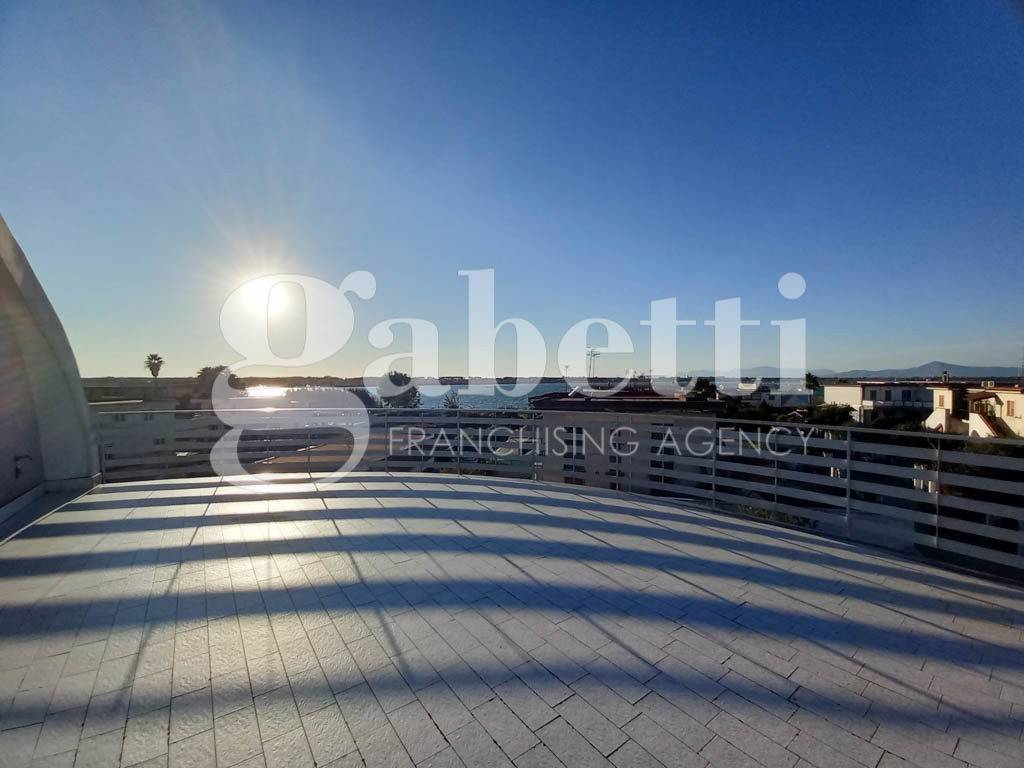 casa indipendente in vendita a Giugliano in Campania in zona Lago Patria