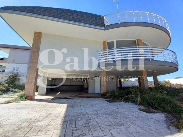 casa indipendente in vendita a Giugliano in Campania in zona Lago Patria