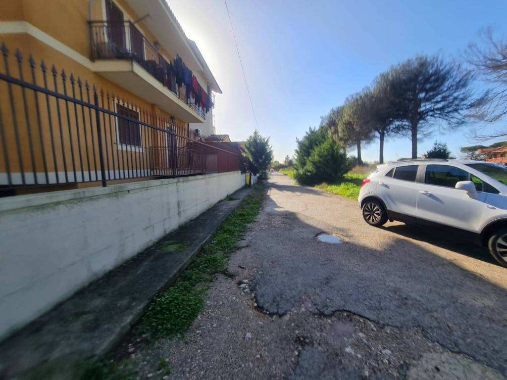 terreno agricolo in vendita a Giugliano in Campania in zona Varcaturo