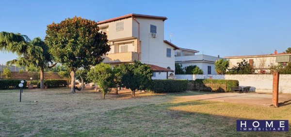villa in vendita a Giugliano in Campania in zona Varcaturo
