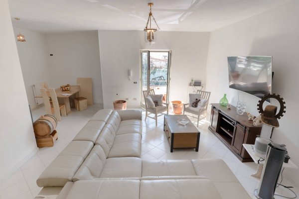 casa indipendente in vendita a Giugliano in Campania in zona Licola