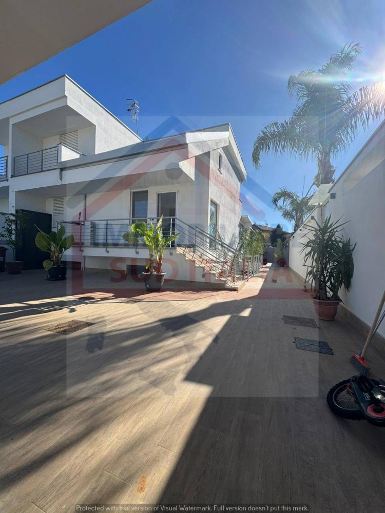 casa indipendente in vendita a Giugliano in Campania in zona Varcaturo