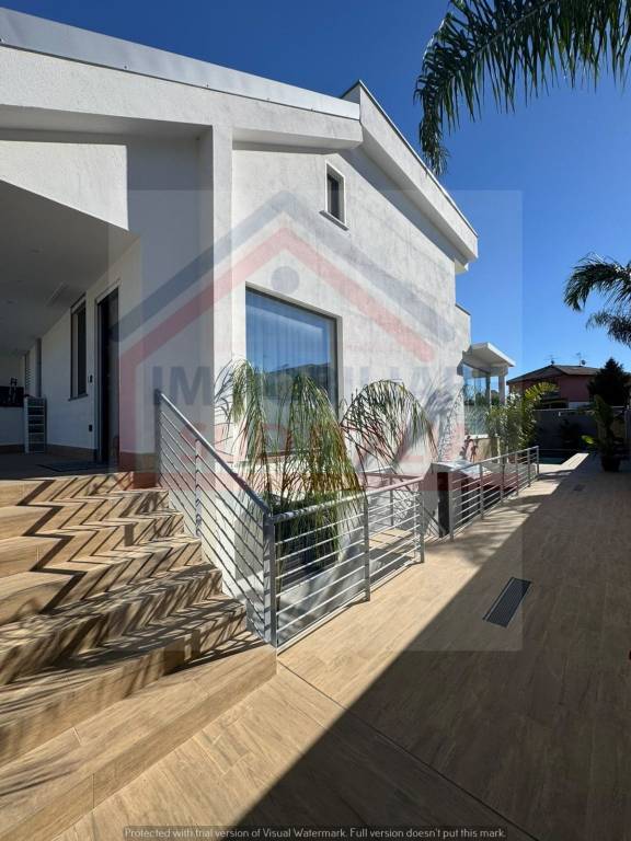 casa indipendente in vendita a Giugliano in Campania in zona Varcaturo