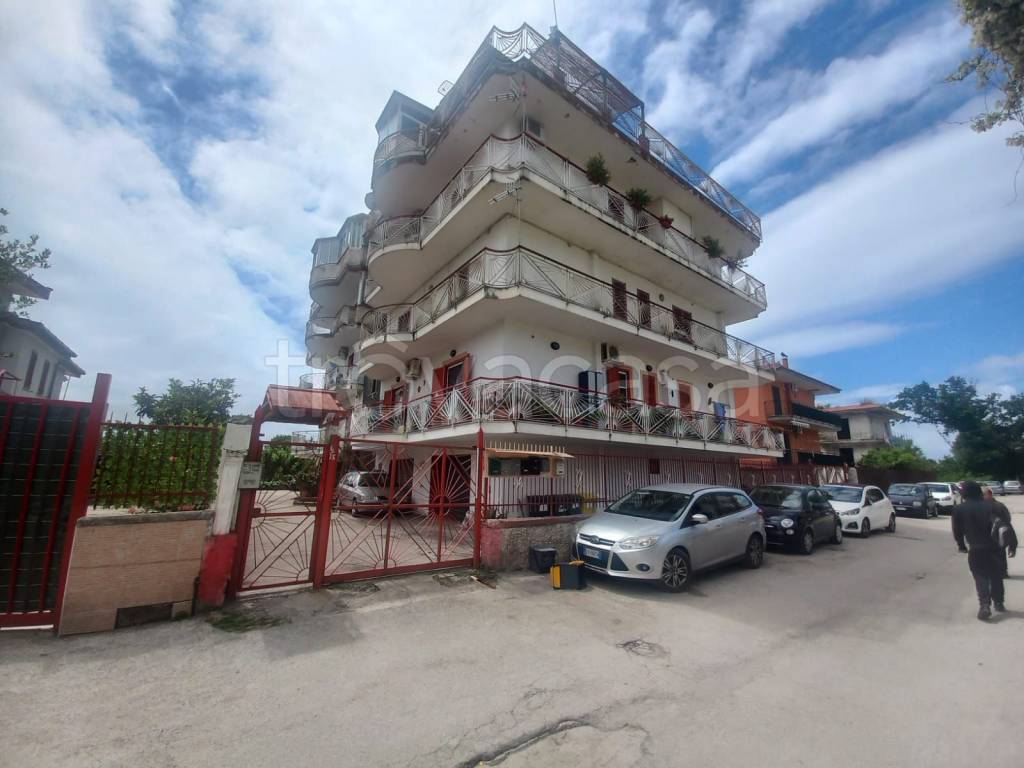 appartamento in vendita a Giugliano in Campania in zona Varcaturo