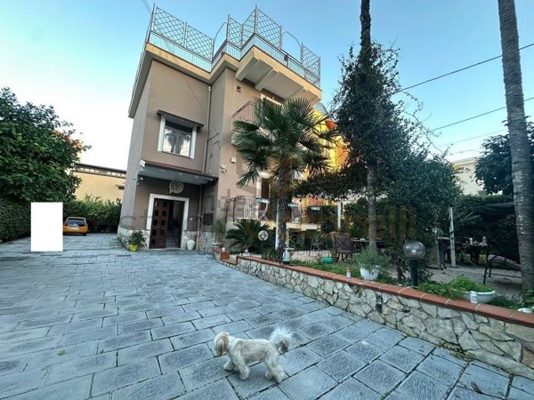 casa indipendente in vendita a Giugliano in Campania