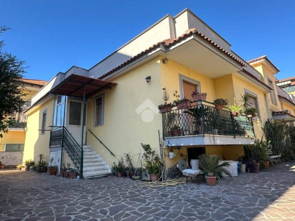 casa indipendente in vendita a Giugliano in Campania