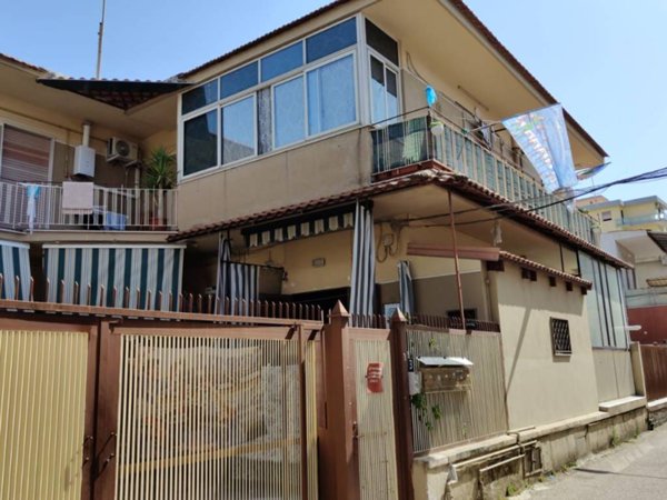 intera palazzina in vendita a Giugliano in Campania