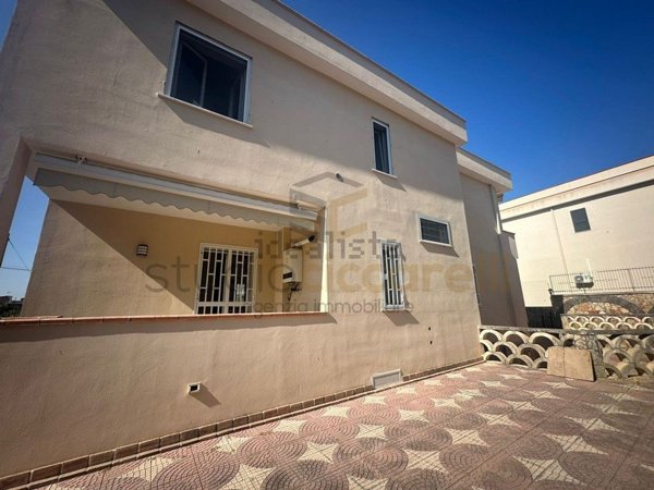 casa indipendente in vendita a Giugliano in Campania in zona Lago Patria