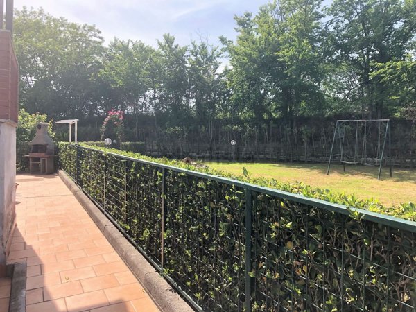 casa indipendente in vendita a Giugliano in Campania in zona Licola