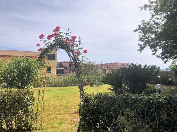 casa indipendente in vendita a Giugliano in Campania in zona Licola