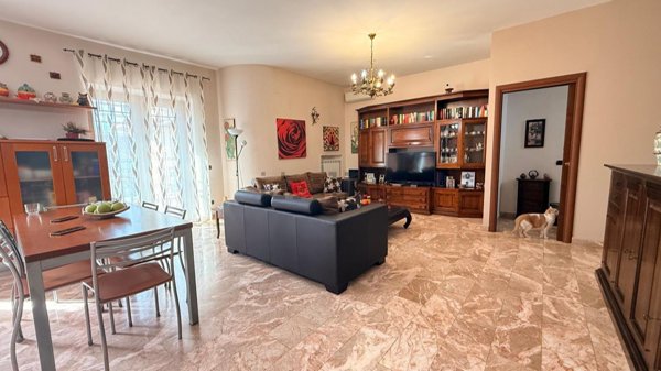 casa indipendente in vendita a Giugliano in Campania in zona Licola