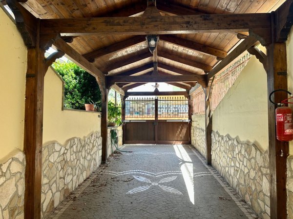 casa indipendente in vendita a Giugliano in Campania in zona Licola
