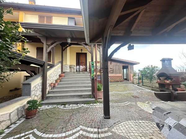 casa indipendente in vendita a Giugliano in Campania in zona Licola