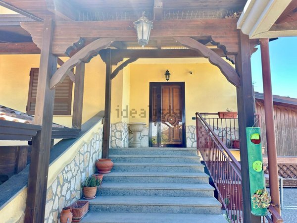 casa indipendente in vendita a Giugliano in Campania in zona Licola