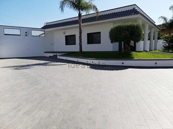 casa indipendente in vendita a Giugliano in Campania in zona Massariola / Amodio