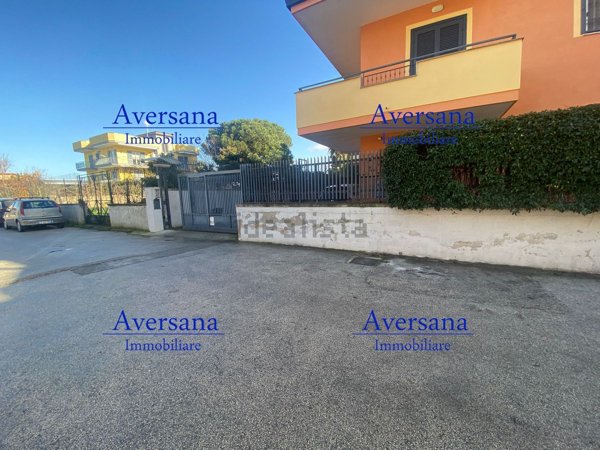 pentavano in vendita a Giugliano in Campania in zona Casacelle