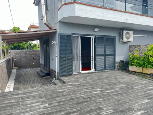 casa indipendente in vendita a Giugliano in Campania in zona Lago Patria