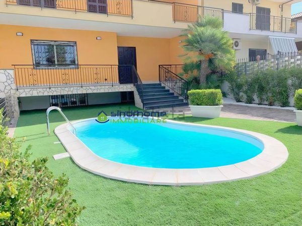 casa indipendente in vendita a Giugliano in Campania