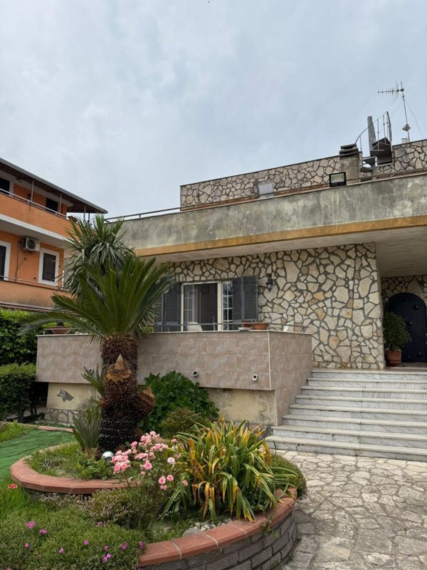 casa indipendente in vendita a Giugliano in Campania