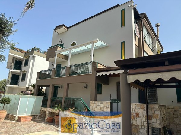 casa indipendente in vendita a Giugliano in Campania