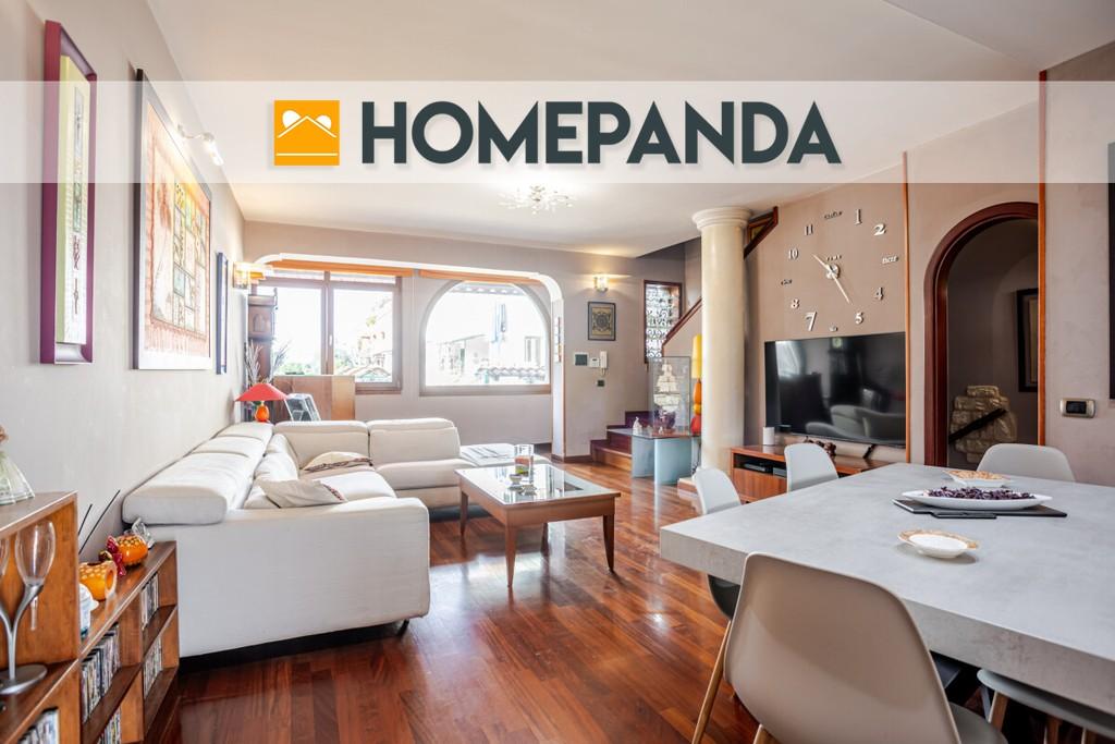 casa indipendente in vendita a Giugliano in Campania in zona Varcaturo