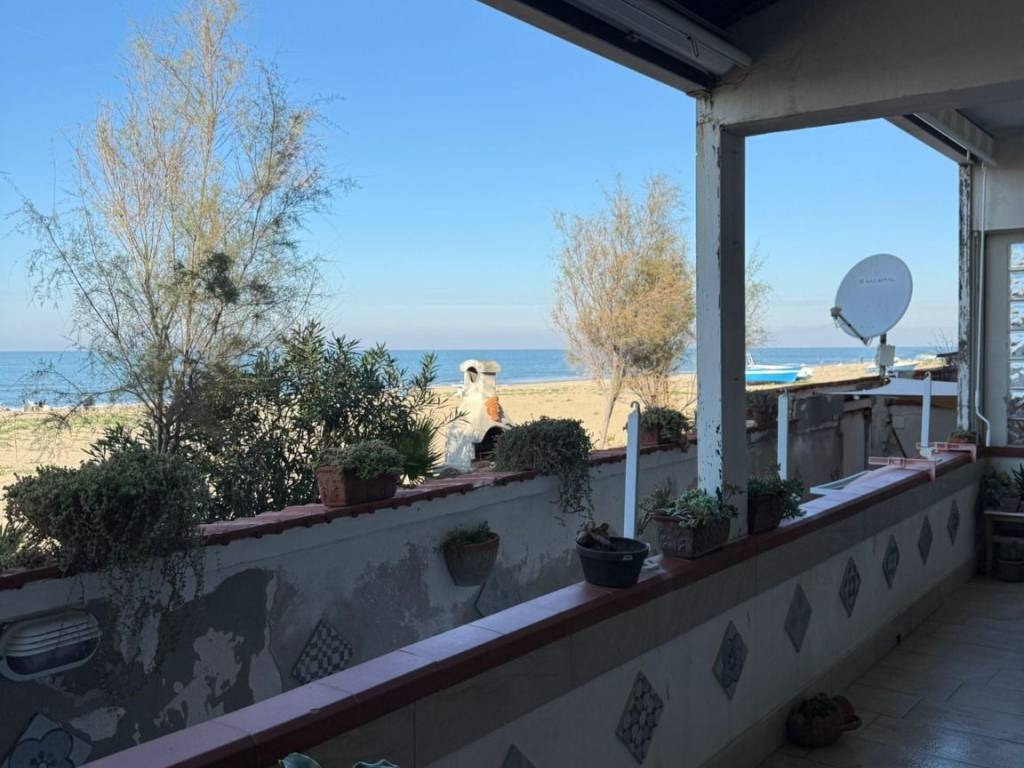 appartamento in vendita a Giugliano in Campania in zona Licola