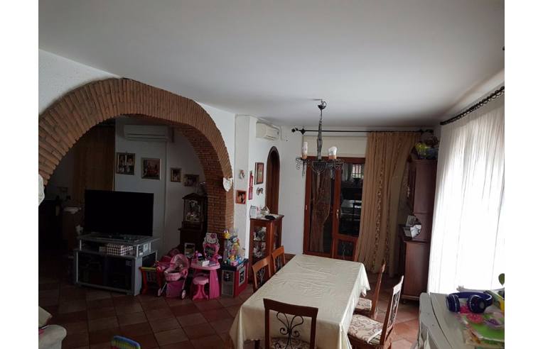 casa indipendente in vendita a Giugliano in Campania in zona Varcaturo