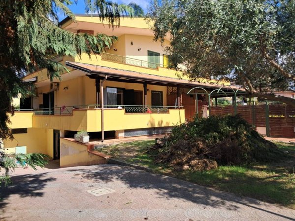 casa indipendente in vendita a Giugliano in Campania in zona Licola