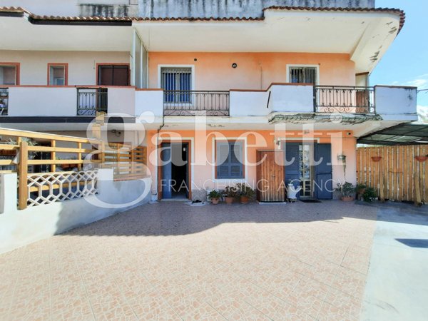 appartamento in vendita a Giugliano in Campania in zona Lago Patria