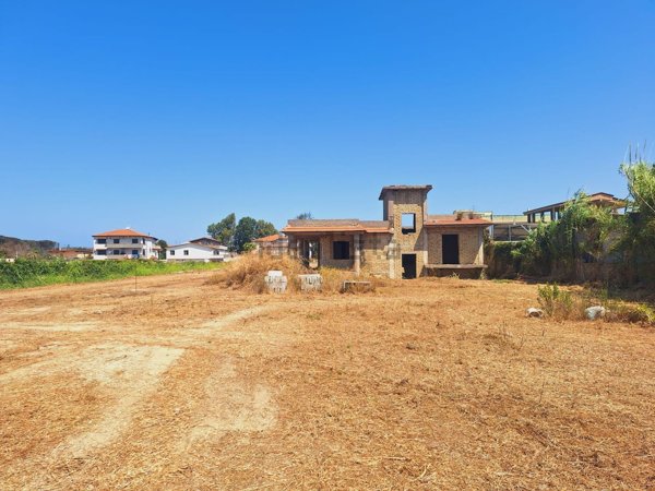 casa indipendente in vendita a Giugliano in Campania in zona Varcaturo