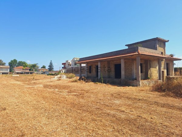 casa indipendente in vendita a Giugliano in Campania in zona Varcaturo