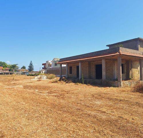 casa indipendente in vendita a Giugliano in Campania in zona Varcaturo