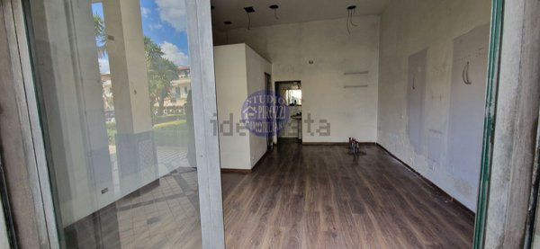 locale commerciale in vendita a Giugliano in Campania in zona Casacelle